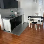 1 St Plaza De Luxe Apartment *
