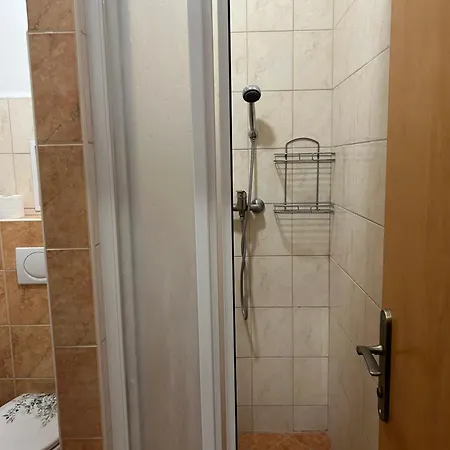 1 St Plaza De Luxe *