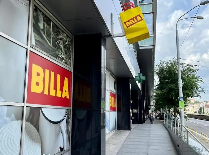 1 St Plaza De Luxe * Братислава